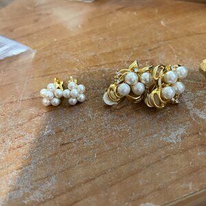 GOLD TONE FAUX PEARL EARRINGS CLIP-ON MINT CONDITION PLUS 2 CHERUB OR ANGEL PINS